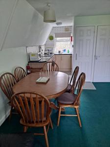Η κουζίνα ή μικρή κουζίνα στο Quiet Chalet near Bude, Cornwall