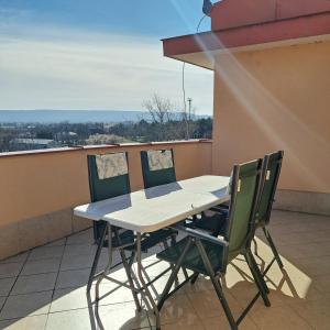 A balcony or terrace at Francesca Apartmanlakása