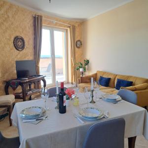 A seating area at Francesca Apartmanlakása