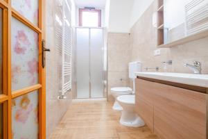 A bathroom at Villa Luritu Luxury Pool Tricase by HDSalento