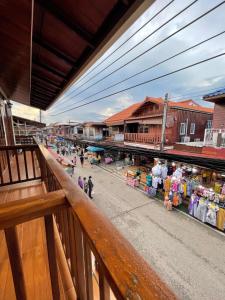 Balkón nebo terasa v ubytování จันทร์มีสุข เชียงคาน