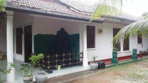 Фотография из галереи Rajawasala rooms resport & spa в Хамбантоте +1 фотография