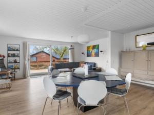 Posezení v ubytování Holiday Home Gise - 2-8km from the sea by Interhome