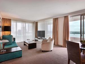 Pullman Auckland Hotel & Apartments的休息区