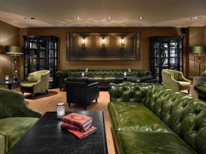 Posezení v ubytování La Cour des Consuls Hotel & Spa Toulouse - MGallery Collection