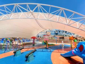 Bazén v ubytování Movenpick Resort and Spa Fruske Terme nebo v jeho okolí