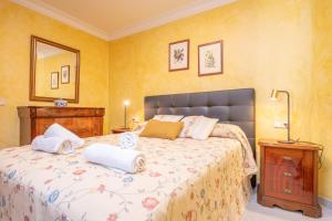 Postel nebo postele na pokoji v ubytování Villa Teulera + 37 fotografií