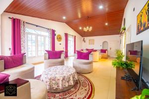 TV a/nebo společenská místnost v ubytování Hotel Mount Castle