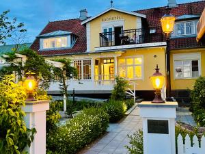 Aed väljaspool majutusasutust Kivikstrand Badhotell
