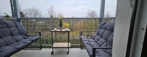 En balkon eller terrasse på Schicke Wohnung für 6 Personen im Vorderen Westen Kassel