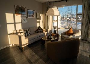 Area soggiorno di Hotel Grimsborgir by Keahotels