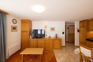 A cozinha ou kitchenette de Quiet corner with charm in Obergesteln