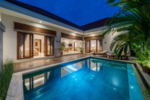 Kolam renang di atau dekat dengan Sunterra 3- Luxury 3Bedroom Villa in Canggu with Private Pool - Exclusive Special Promo