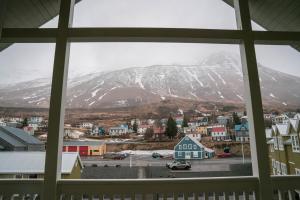 ホテルから撮影された、または一般的な山の景色