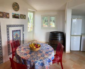 Kuchyň nebo kuchyňský kout v ubytování En-suite Quadruple Room-Giardino A Mare