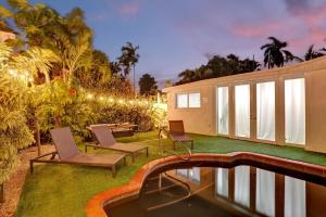 Garden sa labas ng Private Pool 3BR with Lakefront view