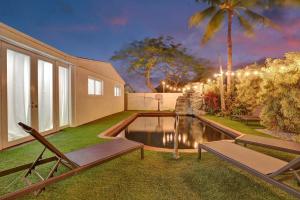 Swimming pool sa o malapit sa Private Pool 3BR with Lakefront view