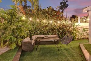 Garden sa labas ng Private Pool 3BR with Lakefront view