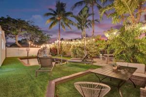 Garden sa labas ng Private Pool 3BR with Lakefront view