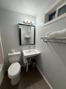 Koupelna v ubytování Budget Inn Bend
