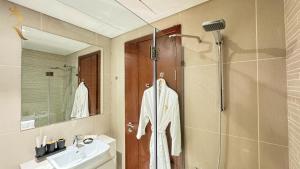 Modern Studio in Al Reem Julphar Pool and Gym 욕실