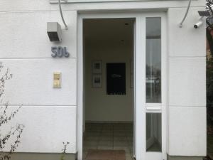 Muka bangunan atau pintu masuk PentArtHouse