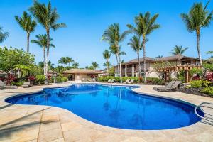 Πισίνα στο ή κοντά στο Waikoloa Colony Villas 2406