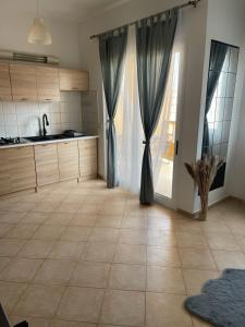 Una cocina o cocineta en Bounty WM Apartment