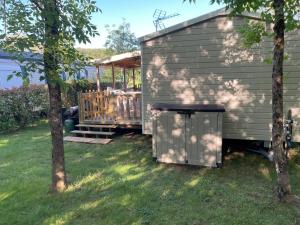 Veuzain-sur-LoireにあるMobil home près de l étangのギャラリーの写真