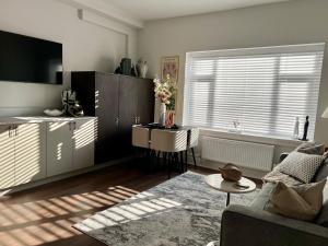 Posezení v ubytování Close to Sefton Park Beautiful one bedroomed apartment sleeps 4