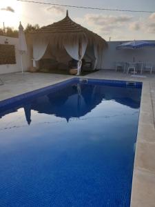 Fotografie z fotogalerie ubytování maison sans vis-à-vis avec piscine v destinaci Ḩawmat al Badawīyīn