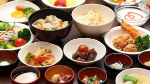 Comida no hotel ou em algum lugar perto