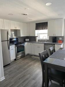 Surf CityにあるNewly Renovated Duplex Located On The Ocean Block In The Heart Of Surf City,のギャラリーの写真