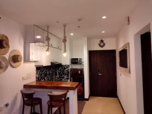 Gallery image of Ocean View Luxury Condo in Negombo