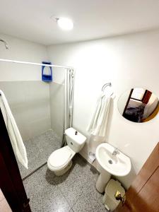 Koupelna v ubytování Hotel CasaBlanca Cartagena