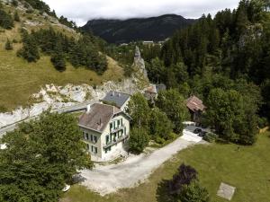 an aerial view of a house in a mountain at Gîte Roche Pointue - Ski - Domaine in Villard-de-Lans