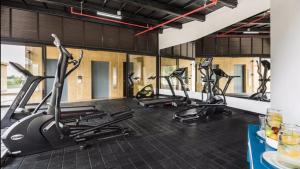 Fitness centrum a/nebo fitness zařízení v ubytování Aparta Suite Holet Rioverde Aeropuerto JMC
