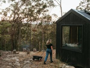 Apgyvendinimo įstaigoje Off-Grid Cabin Nestled into Bush with Creek Access - Kaia viešintys svečiai
