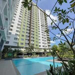 Kolam renang di atau dekat dengan Davao Condo