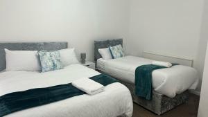 Gallery image of Crystal Home- Ashton-Under-Lyne, Manchester in Stalybridge