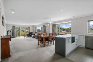 Dapur atau dapur kecil di Waihi Beach Bliss