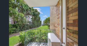 Μπαλκόνι ή βεράντα στο Chic 1-Bed Apartment by Balmoral Beach