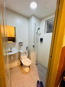 Koupelna v ubytování AYAAN QUINTET Green Valley with Free Parking