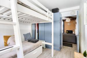 Un pat sau paturi într-o cameră la Résidence Bero Bisto - maeva Home - Appartement vue montagne 2 pièces 5 personnes - Confort - super Home MAE-1121