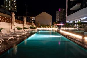 Bazén v ubytování Ruby Apartment Gold Coast nebo v jeho okolí