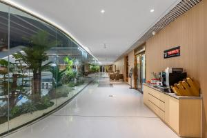 Vstupní hala nebo recepce v ubytování Yibo Hotel - Pazhou Convention and Exhibition Center - Walking distance to Canton Fair + 37 fotografií