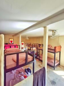Postel nebo postele na pokoji v ubytování Cody Backpackers
