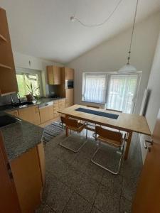 Kuchyň nebo kuchyňský kout v ubytování Ferienwohnung in Marienthal am Regen