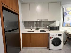 Residensi Agile Delima by Times 8 tesisinde mutfak veya mini mutfak