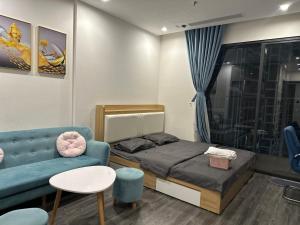 Χώρος καθιστικού στο Zenpark R103 Vinhome Ocean park 1